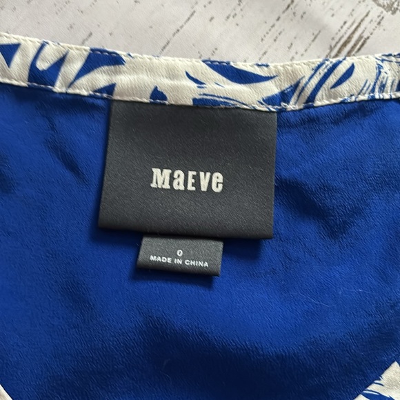 Stunning light top - Picture 2 of 4